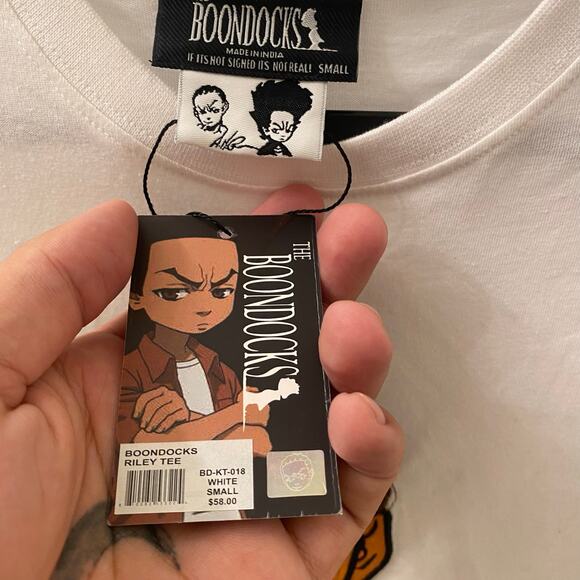 Official Boondocks Signature White 3D Riley Shirt Size Small - Picture 5 of 5